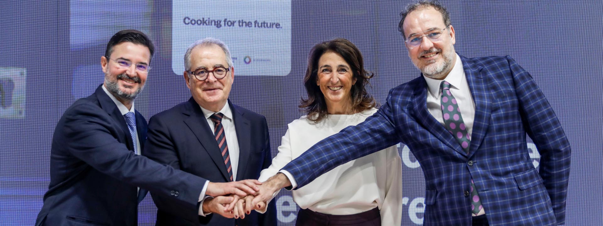 Patricio Azcárate, Secretary General of ITR; Jordi Valls, Deputy Mayor of Barcelona City Council; Roble Dorronsoro, Head of Merchants and Acceptance for Visa in Southern Europe; Mateu Hernández, General Manager of Tourism of Barcelona